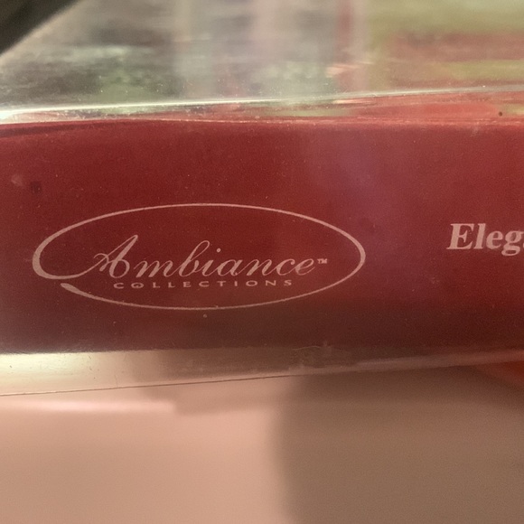 Green pine cone and needle art spreaders. - Picture 5 of 8